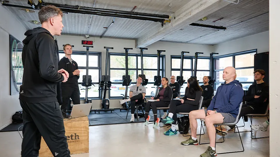 Praktijkles tijdens de opleiding Fitnesstrainer A